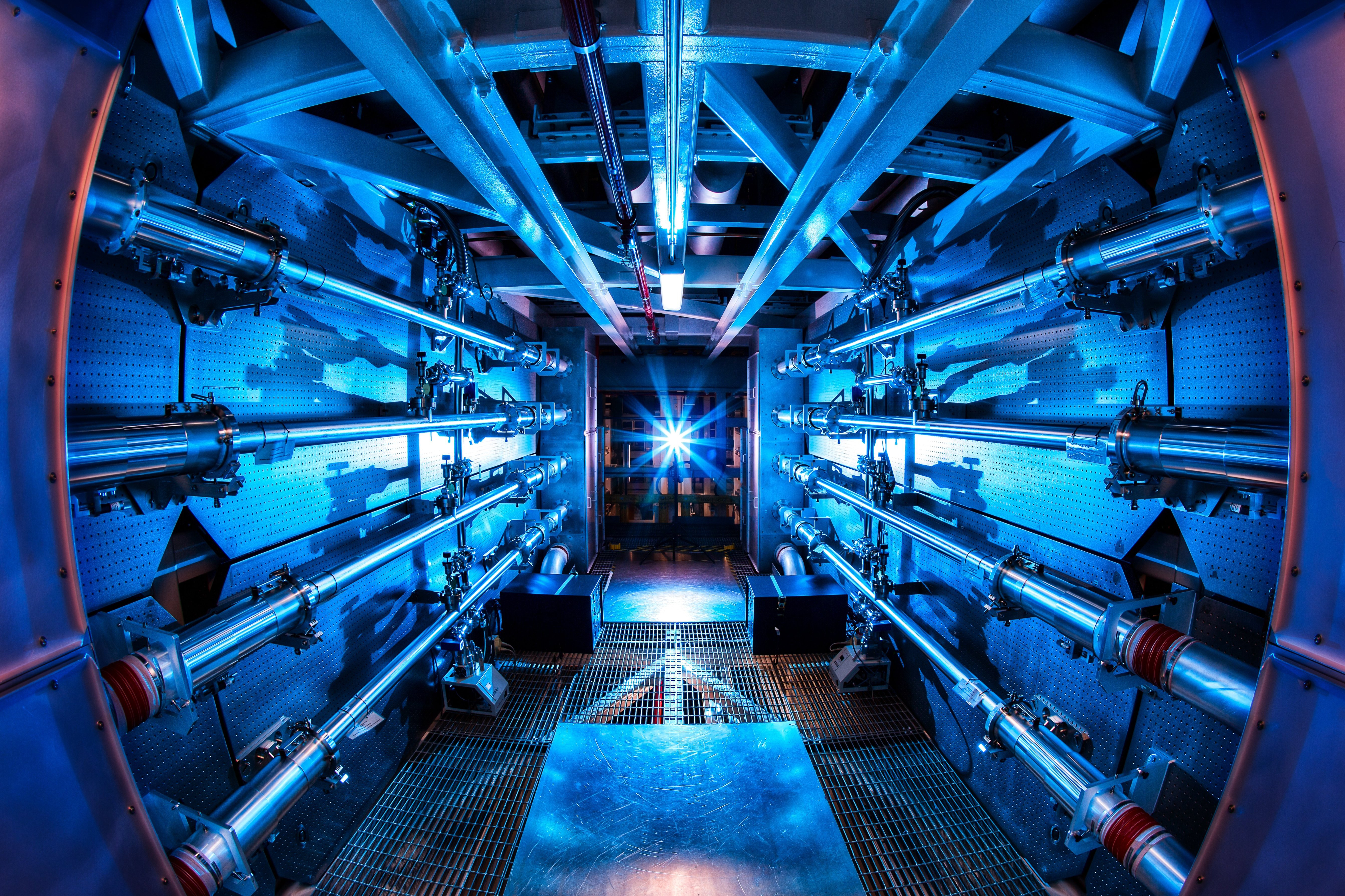 Атом высокой энергии. Лазерный термоядерный реактор. УФЛ-2м. Лазерный термоядерный Синтез. Ливерморская Национальная лаборатория.